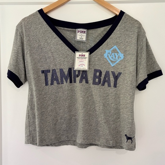Victoria’s Secret PINK x 5th & Ocean Clothing Collab
Tampa Bay Rays Crop Tee - Picture 1 of 5